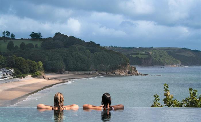Infinity Edge Hydrotherapy Pool